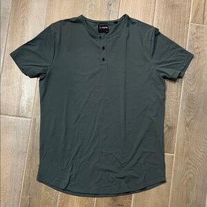 Cuts AO Henley Curve Hem Tee